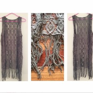 Fringe crotchet sleeveless cardigan